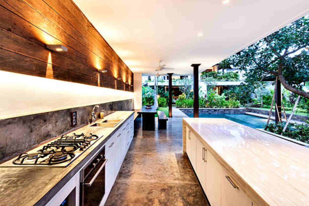 Building an Outdoor Kitchen